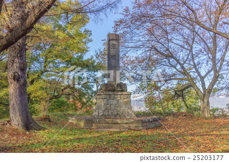 Landscape of Tadashima monument built in the temple of Kushimaru company, settled in the wife and mountains 25203177