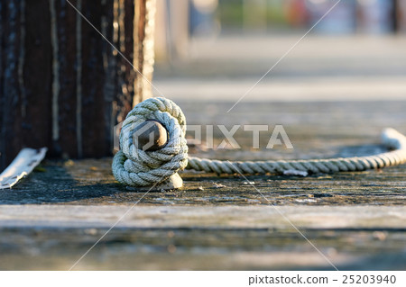 Rope on jetty 25203940