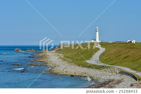 [Aomori Prefecture Shimokitajiri Yasaki] White lighthouse Shirikitazaki Lighthouse and Tsugaru Strait 25208433