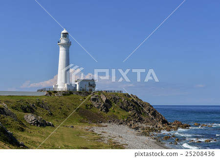 [Aomori Prefecture Shimokitajiri Yasaki] White lighthouse Shirikitazaki Lighthouse and Tsugaru Strait 25208436
