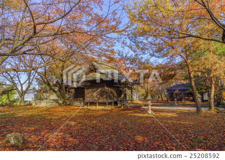 邀請的靈魂公司的風景在秋天安定在妻子和山 25208592