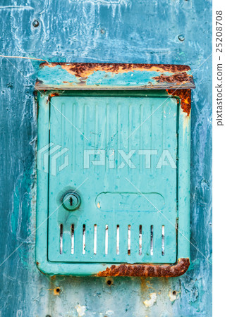 Old rusty post box Old rusty post box 25208708