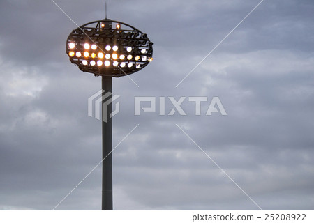 一盞照明燈 25208922