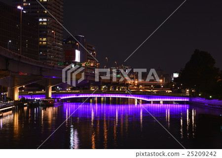 [Osaka] Night view of Nakanoshima Garden Bridge (Hokkawa Bridge) 25209242