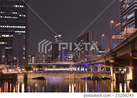 [大阪]中之島花園大橋（大江大橋）的夜景 25209243