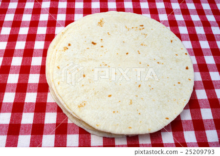 Tortilla of flour 25209793