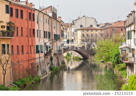 San Leonardo bridge in Padua 25213153