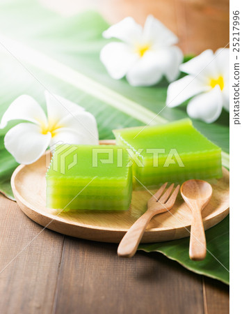 Multi Layer Sweet Cake (Kanom Chan) 25217996