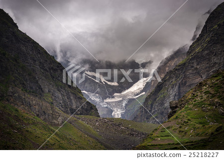 Himalayas mountain view along Manali - Leh Highway 25218227