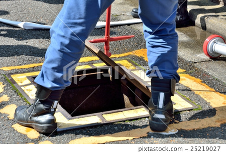 Emergency drill at the neighborhood association - Fire fighting training - Stand pipe 25219027