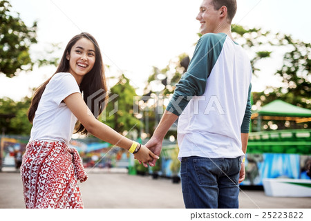 Young Couple Date Holding Hands Concept 25223822