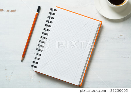 Coffee with notepad and pen 25230005