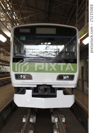 E231系列列車正在東京通用汽車中心檢查 25235068