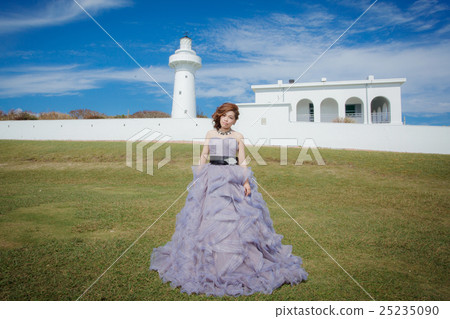 在燈塔前面的新娘 25235090
