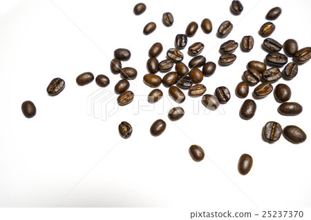 Scattered coffee beans Scattered coffee beans 25237370