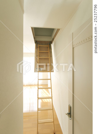 住房設施Grenier房屋屋頂存儲小屋頂存儲 住房設施Grenier房屋屋頂存儲小屋頂存儲 25237796