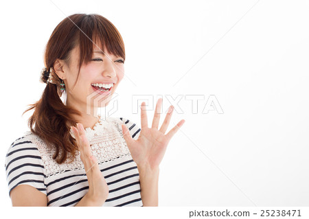 可愛夏天的衣服的女孩 可愛夏天的衣服的女孩 25238471