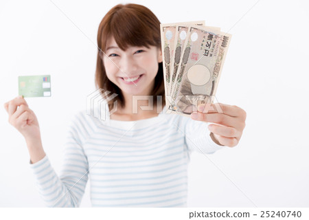 年輕的女士，現金支付 25240740