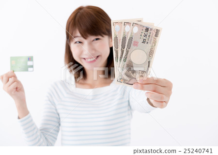 Young lady, cash payment Young lady, cash payment 25240741