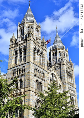 London Natural History Museum / Natural History Museum 25241138