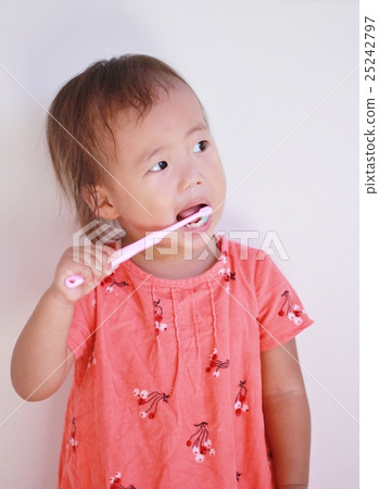 Good toothbrush 25242797