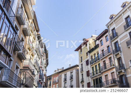 我看到街道上的藍天 我看到街道上的藍天 25246607