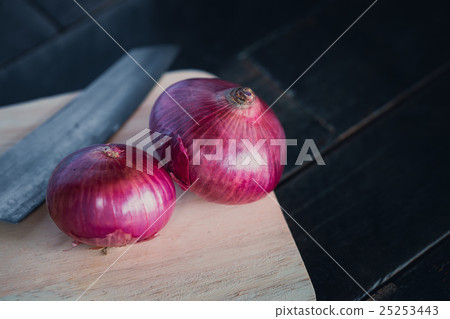Close Up of French Red Shallots 25253443