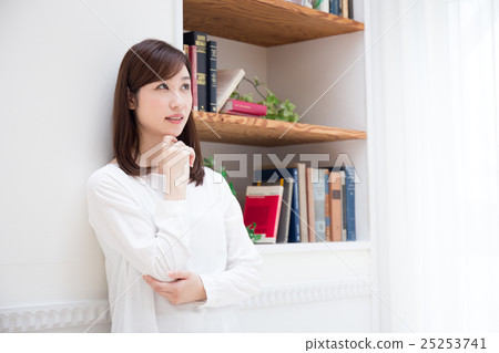 Female lifestyle image Female lifestyle image 25253741