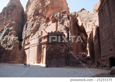 Petra ruins Façade street rock tomb Petra ruins Façade street rock tomb 25255375