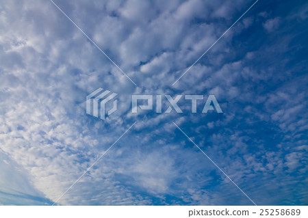 Sky and clouds in the morning of October (3: 2 more blue with retouching) 25258689