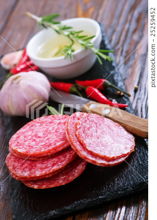 salami salami 25259452