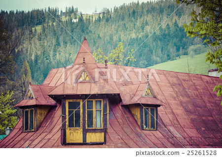 Traditional polish wooden hut from Zakopane Traditional polish wooden hut from Zakopane 25261528