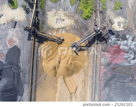 Mining excavator on the bottom surface mine. Mining excavator on the bottom surface mine. 25262101
