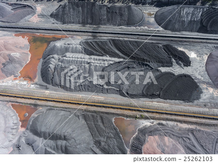 Mining excavator on the bottom surface mine. 25262103