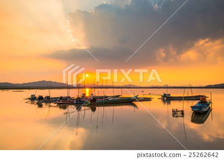 freshwater fishing boat freshwater fishing boat 25262642