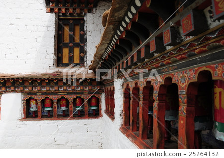 Paro Kuchu · Lacan 25264132