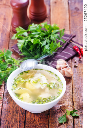 chicken soup 25267490