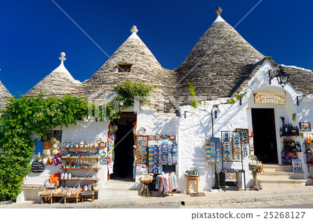 ALBEROBELLO, ITALY - MAY 30, 2015 25268127