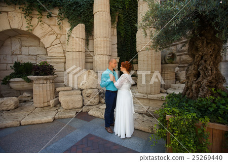 Beautiful bride and groom. Just merried. Beautiful bride and groom. Just merried. 25269440