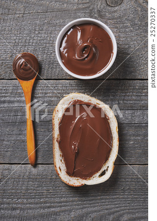 chocolate hazelnut spread chocolate hazelnut spread 25270337