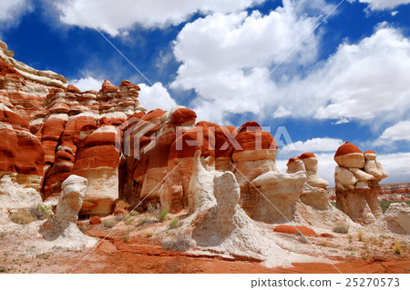 Sandstone formations of Blue Canyon, Arizona 25270573
