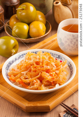 图库照片: chinese seafood cuisine. jellyfish salad