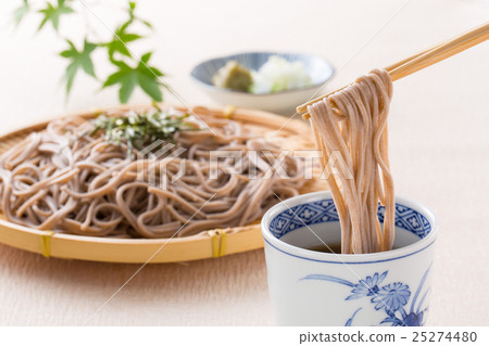 Eat buckwheat noodles Eat buckwheat noodles 25274480
