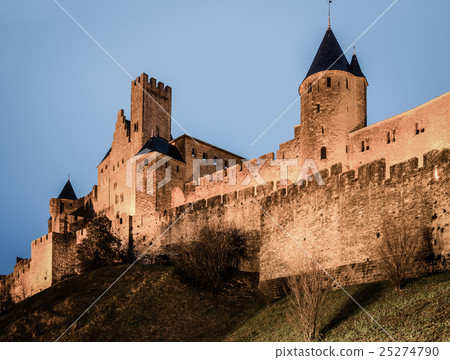 Medieval castle of Carcassonne in evening 25274790
