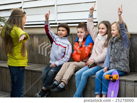 kids guess what friend shows 25278000