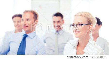 businessmen and businesswomen on conference 25283090