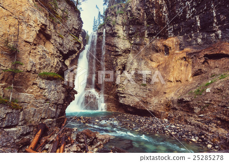Canyon in Banff NP 25285278