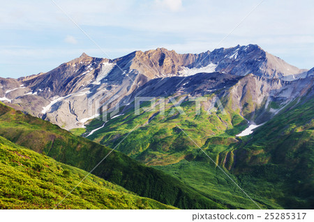 Mountains in Alaska Mountains in Alaska 25285317