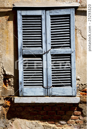 shutter europe  italy  lombardy      in  t  25293820