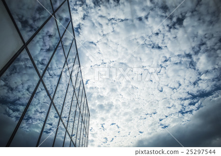 Mottory cloud Kyoto station 25297544